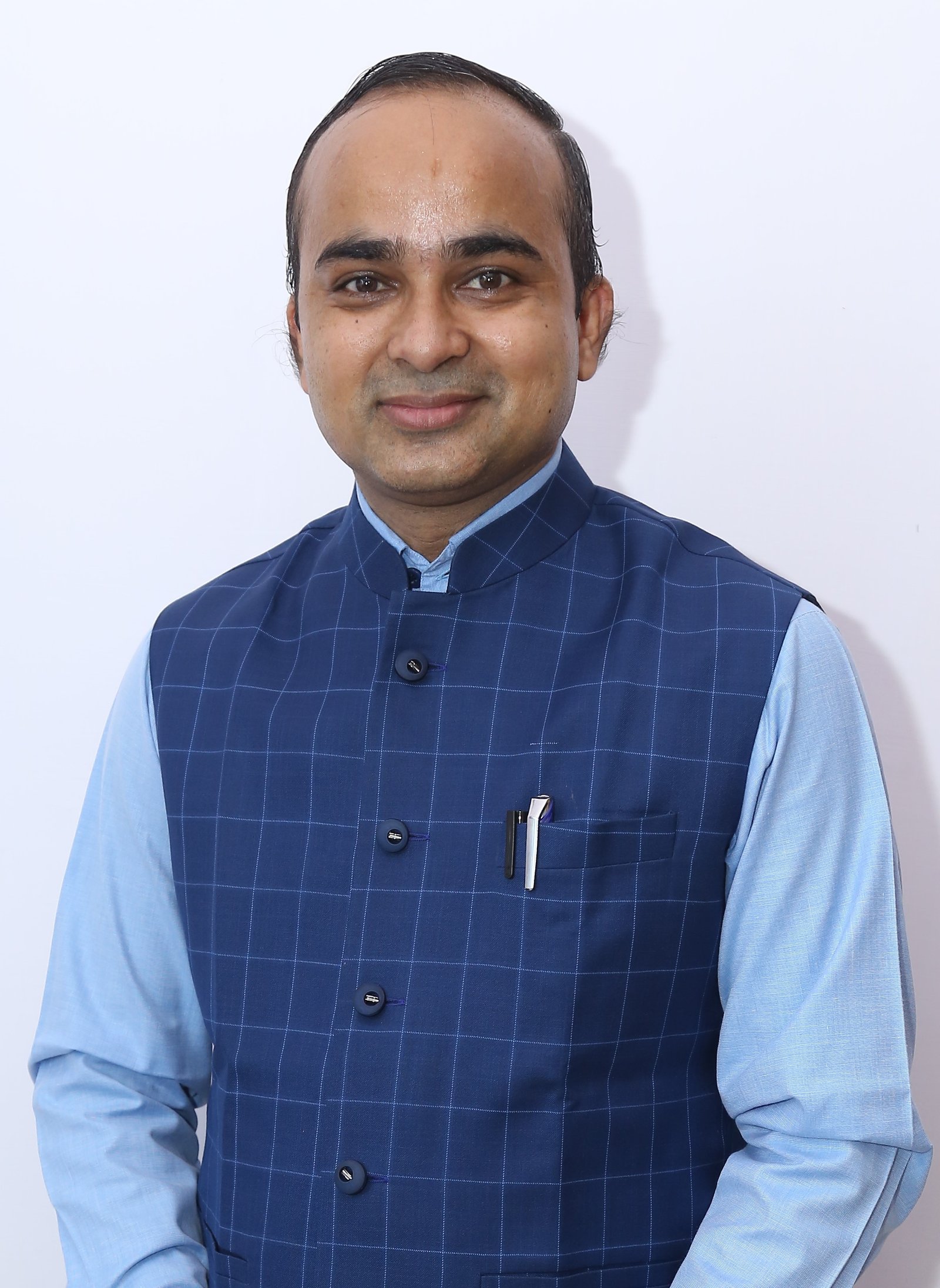MR.RAJESH MAHESHWARI